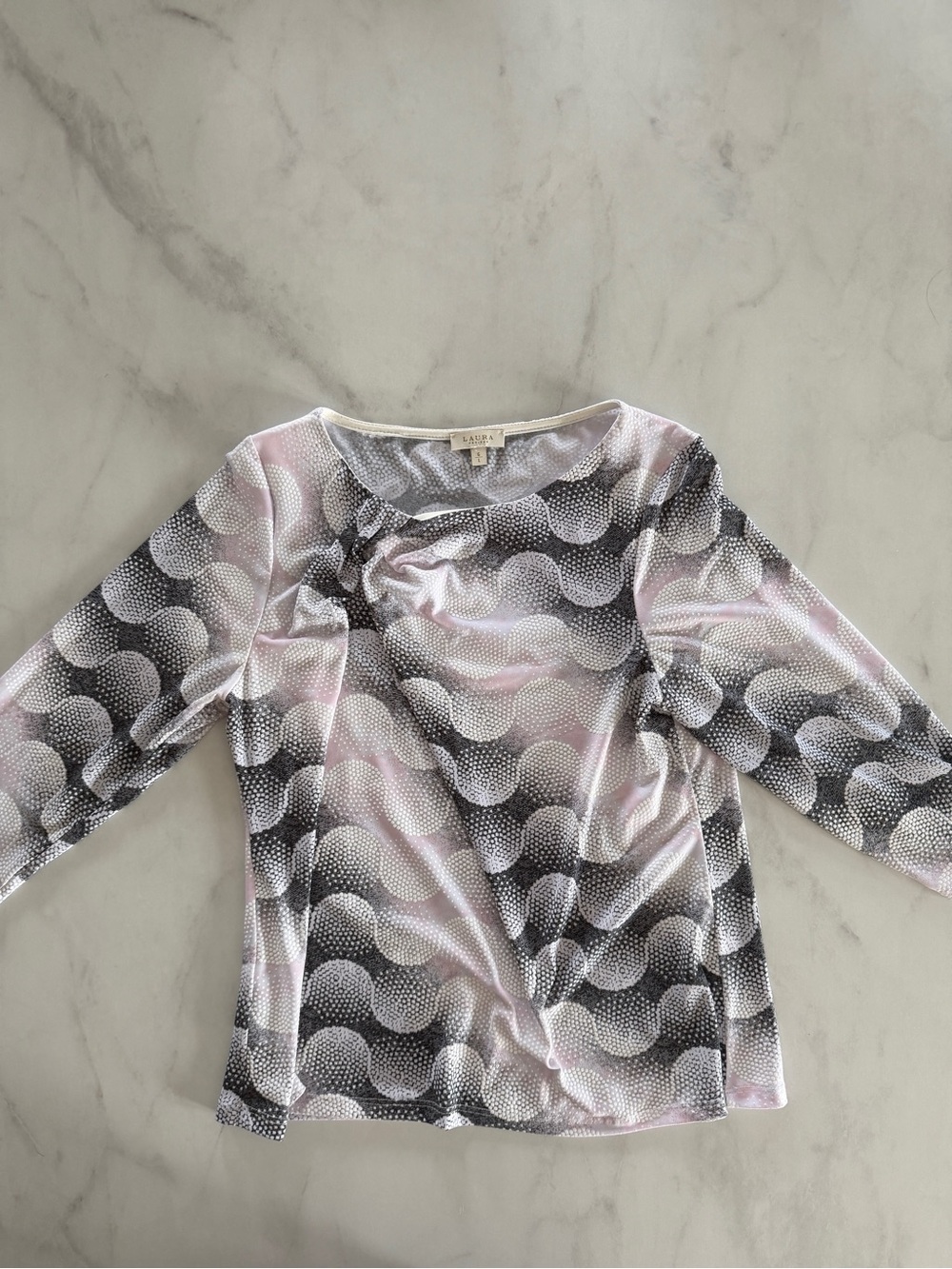 Scoop-Neck Top in Pink & Black Wave Pattern